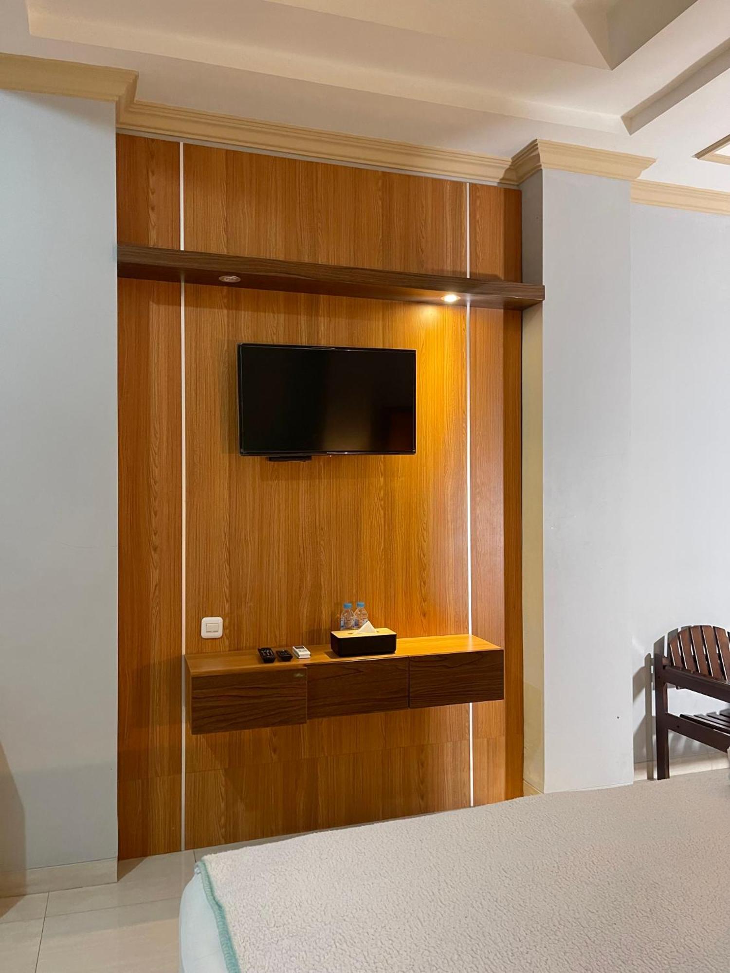 Wesbobo Inn Solo Ngoại thất bức ảnh