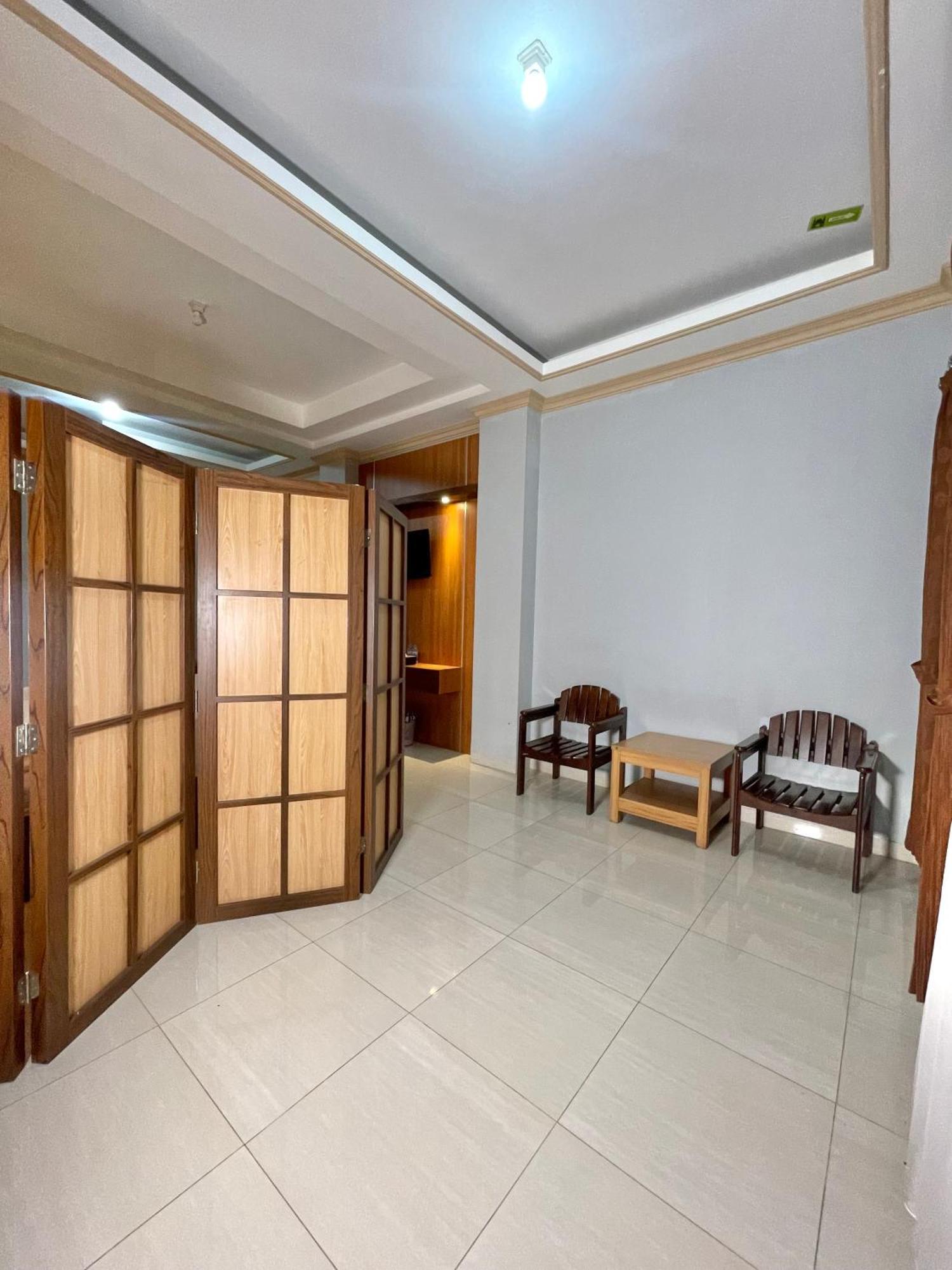 Wesbobo Inn Solo Ngoại thất bức ảnh