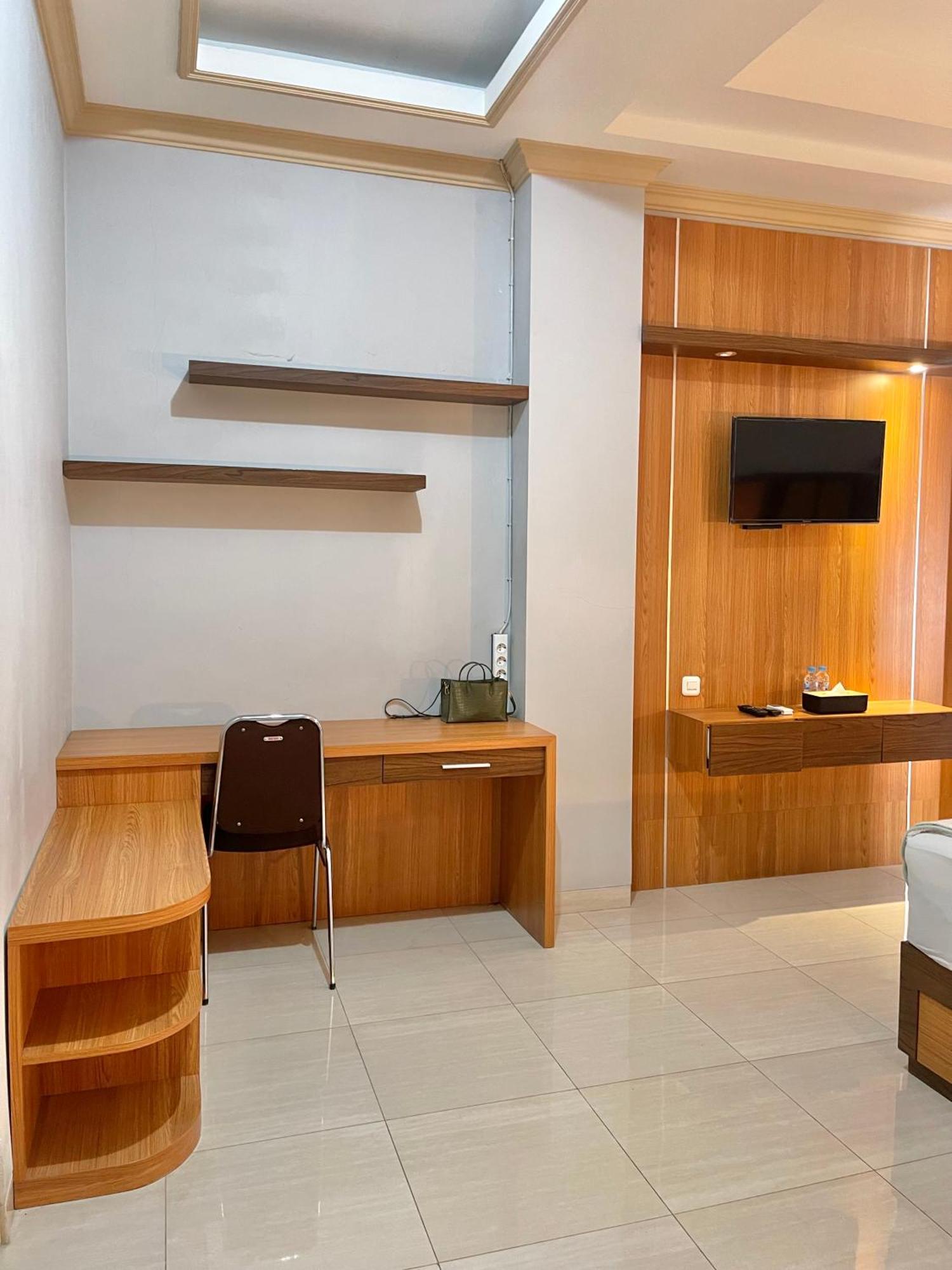 Wesbobo Inn Solo Ngoại thất bức ảnh